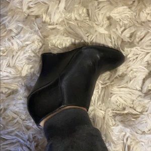 Black boot heel wedge